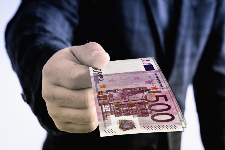 Deutschprüfung: Geld, Banken und Finanzen als Thema beim Deutschtest
