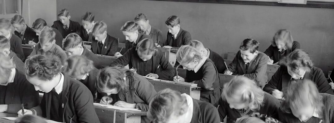 „Alltagssituationen schriftlich meistern: Briefe und E-Mails für A1-Lernende“